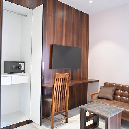 Kitty House Hotel Calcutta Exterior foto