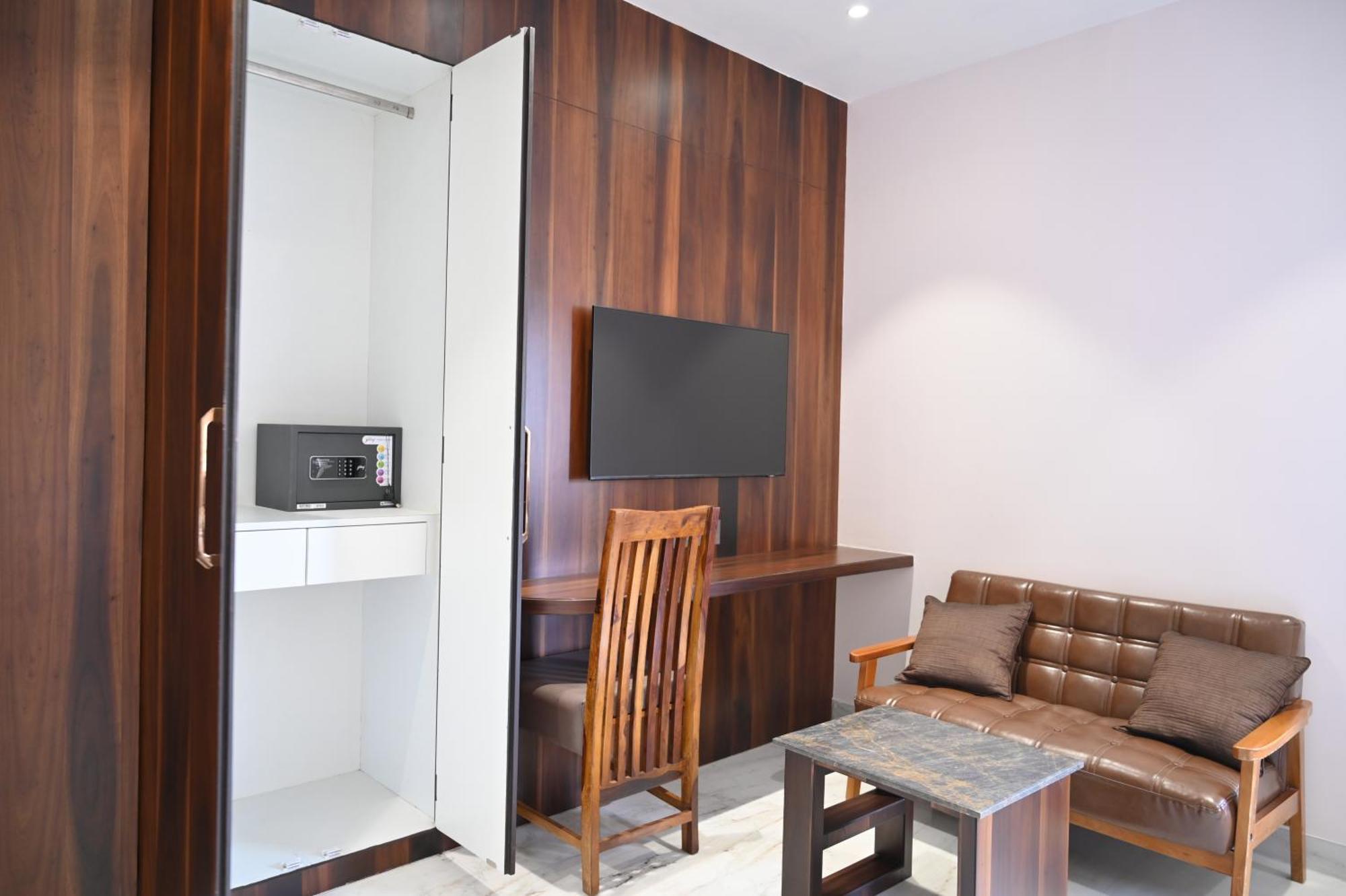 Kitty House Hotel Calcutta Exterior foto